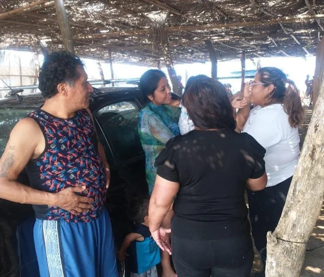 Familia tlaxcalteca deja a niña dentro de su auto mientras va a la playa en Veracruz