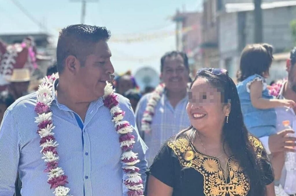 Alcalde de Acteopan, Puebla atropella y quita la vida a su esposa