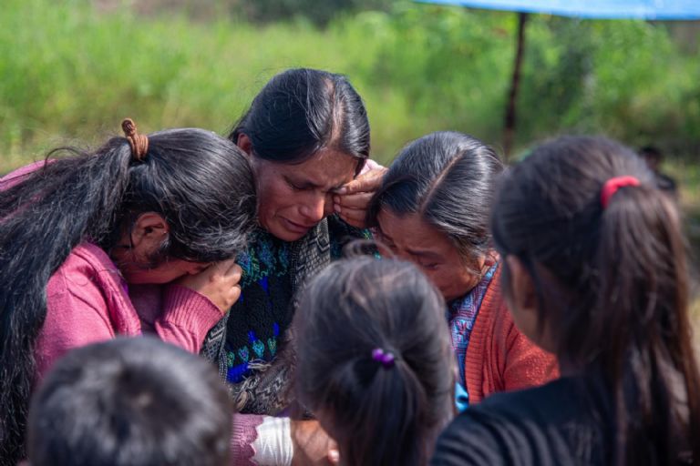 Incendian casa con tres niñas indígenas dentro, en Chiapas