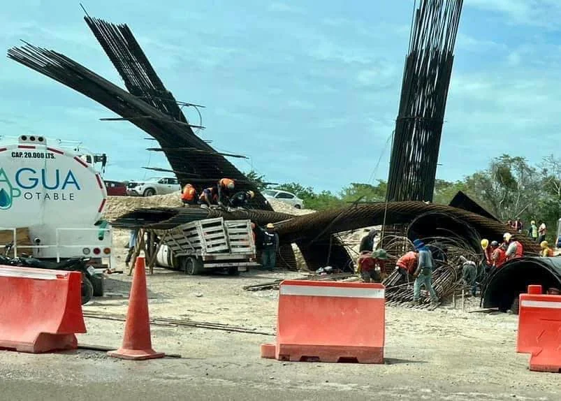 Cae estructura del Tren Maya por fuertes vientos en Quintana Roo