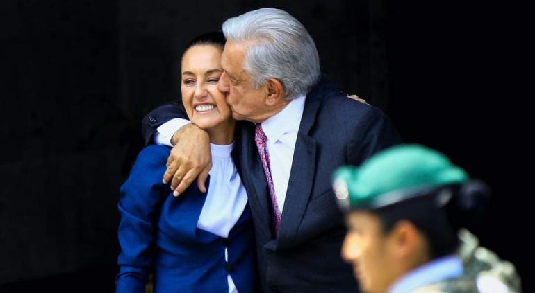 AMLO y Claudia Sheinbaum se reunen tras victoria electoral de Morena