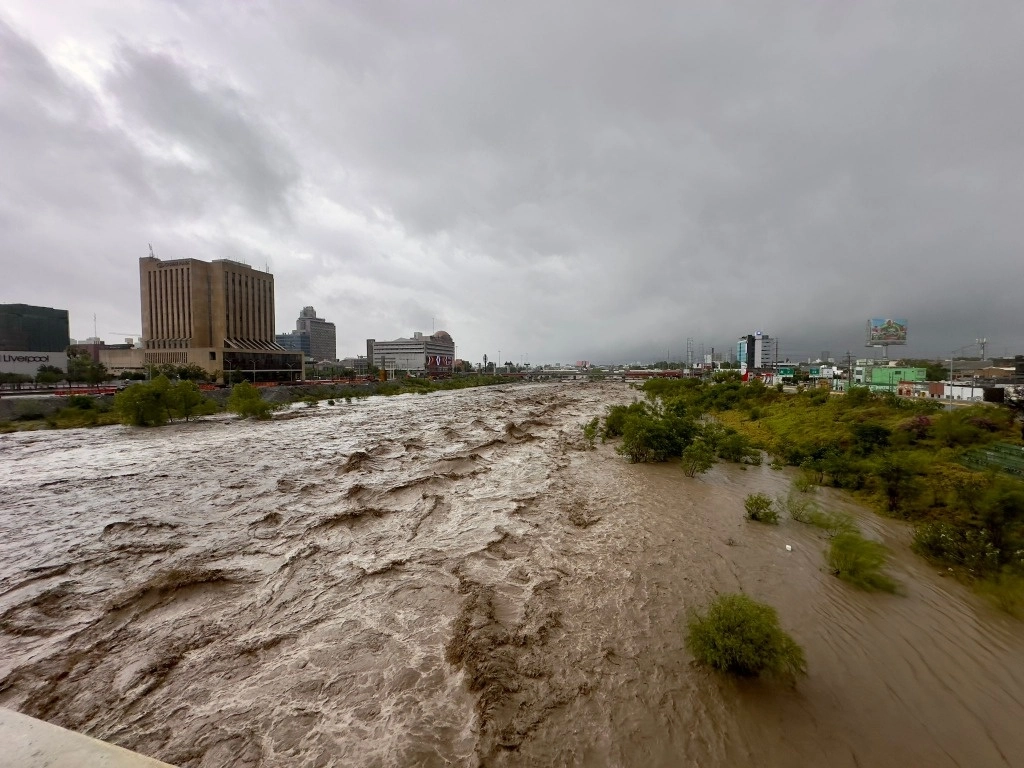 80 personas son rescatadas tras inundaciones de en Nuevo León