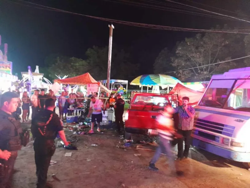 Camioneta arrolla a quince asistentes de una feria en Veracruz
